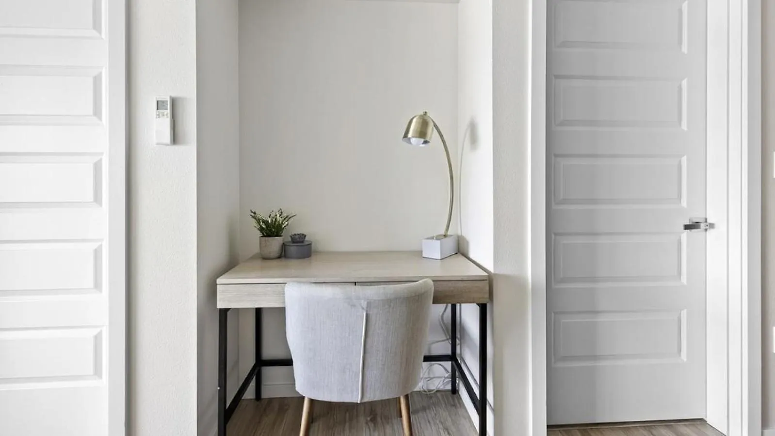 Apartment Landing At Yacht Harbor Club - 1 Bedroom In Hayden Island Neighborhood Network Portland
