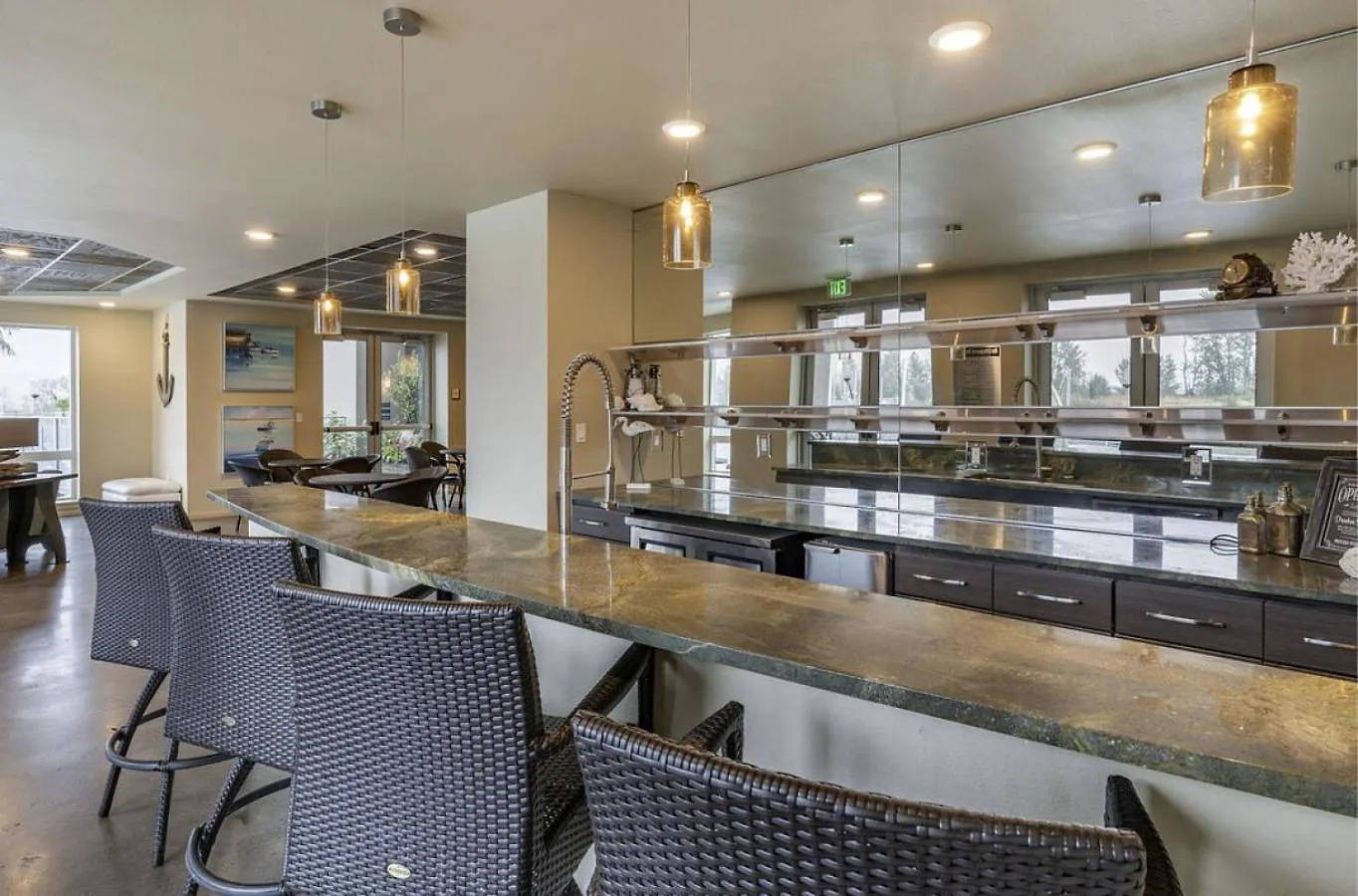 Landing At Yacht Harbor Club - 1 Bedroom In Hayden Island Neighborhood Network Portland 0*,