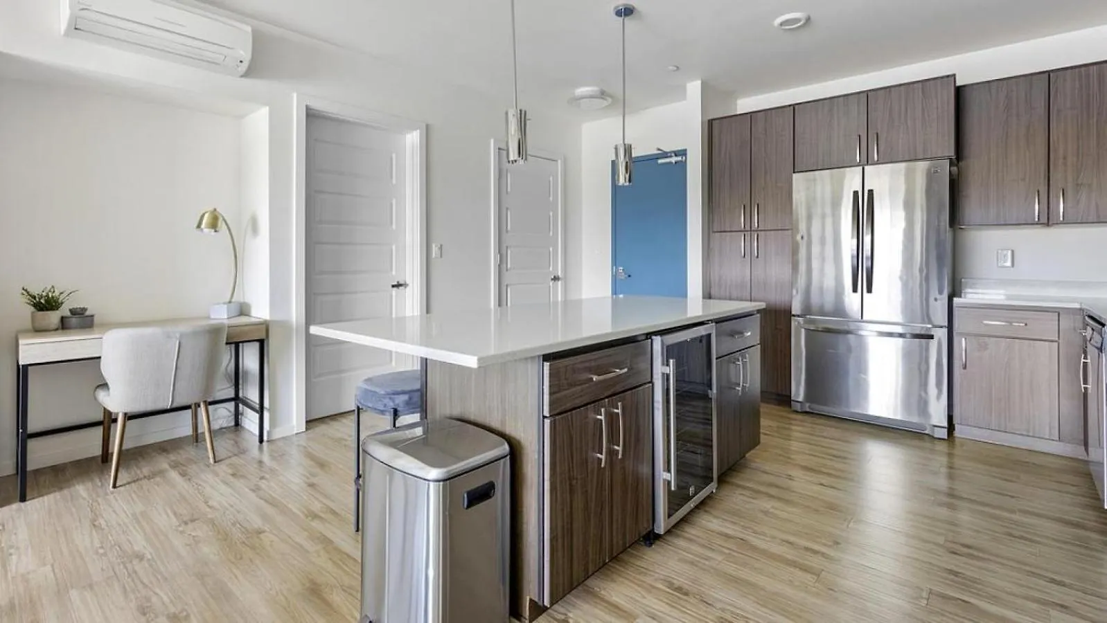 Apartment Landing At Yacht Harbor Club - 1 Bedroom In Hayden Island Neighborhood Network Portland